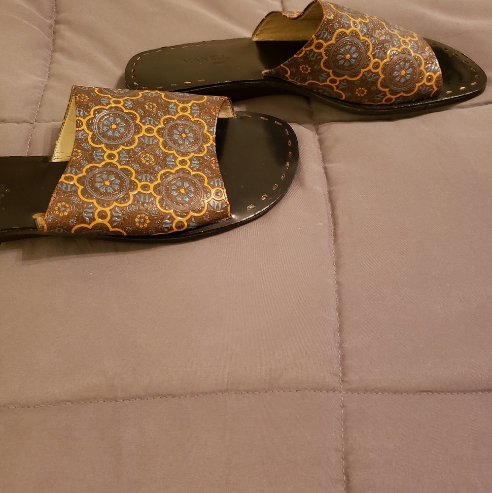 Sandals - Picture 2 of 10